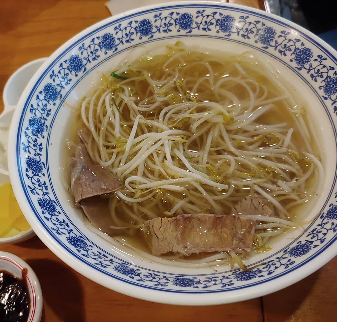 친정 근처 맛집!

비오는 날생각나는 #쌀국수
깔끔한 국물 맛이 일품!
#크림새우 소스가 넘 느끼하지않고
약간 상큼?해서 더 맛났어요
.
.
#포엔차이 #소스리필감사해요 
#역곡맛집 #역곡역맛집 #쌀국수맛집
#브레이크타임있음 #기다렸다가먹음