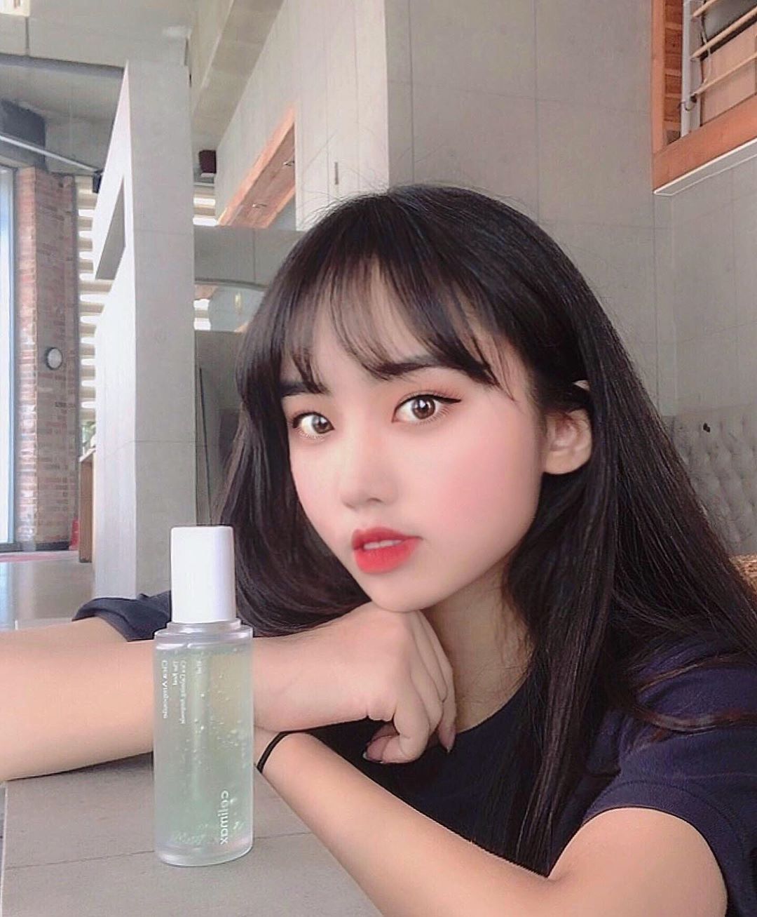 𝕛u⃣𝖊ʉ𝓷 on Instagram: “. . ❄️셀리맥스 시카 카멩 앰플❄️ . . 제 피부가 건성인데 촉촉하게 빌리고