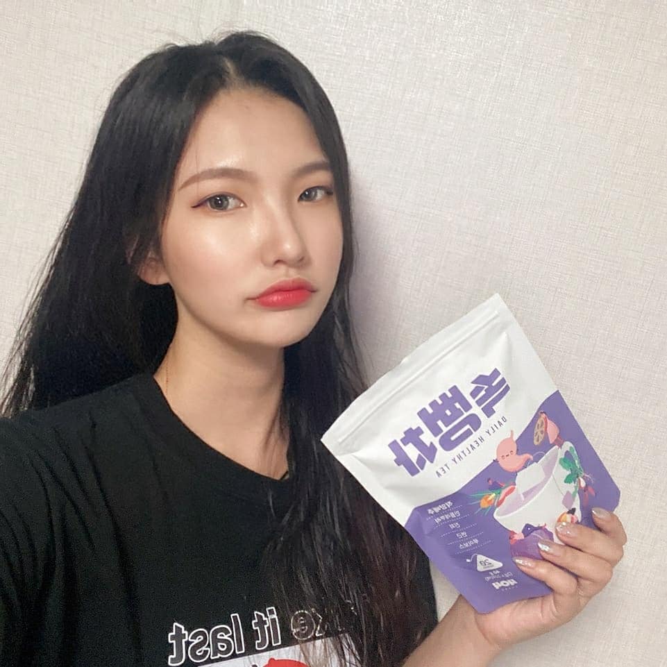 유경곤듀(26) on Instagram: “📍속뻥차 . 속뻥차는 위, 소화불량, 속쓰림에 좋다고 알려진 천연원물 5가지 적양배추/민들레뿌리/연근/진피/루이보스를 최적으로 블랜딩했습니다.