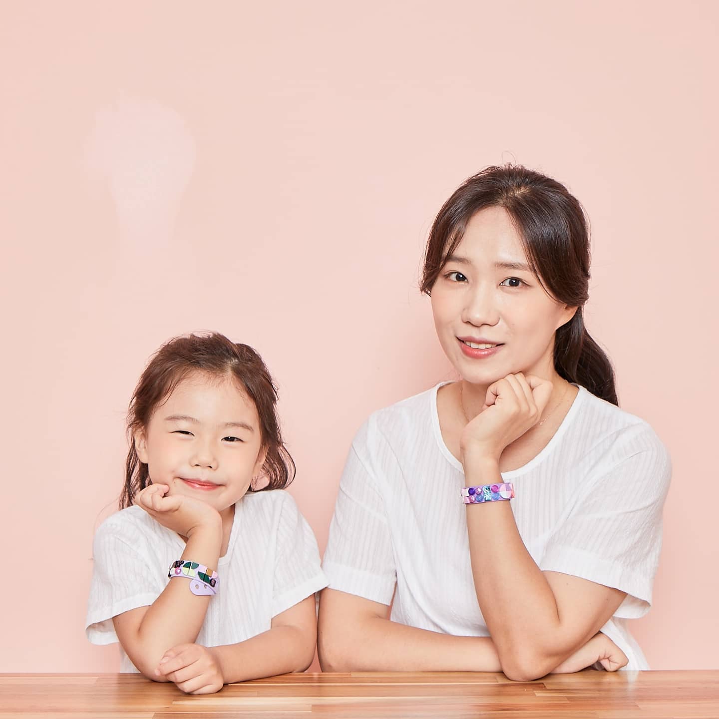 레고 도트스타 오디션 1등♡
덕분에 너무나 즐겁게 딸내미와 도트스타 스튜디오 촬영하고 예쁜 사진 가득 남겼다 :)
원본인데도 사진이 맘에 들어서 최종본도 기대중

#레고 #레고도트스타 #레고팔찌 #레고도트 #도트스타오디션 #legostagram #lego #모녀커플룩 #모녀샷