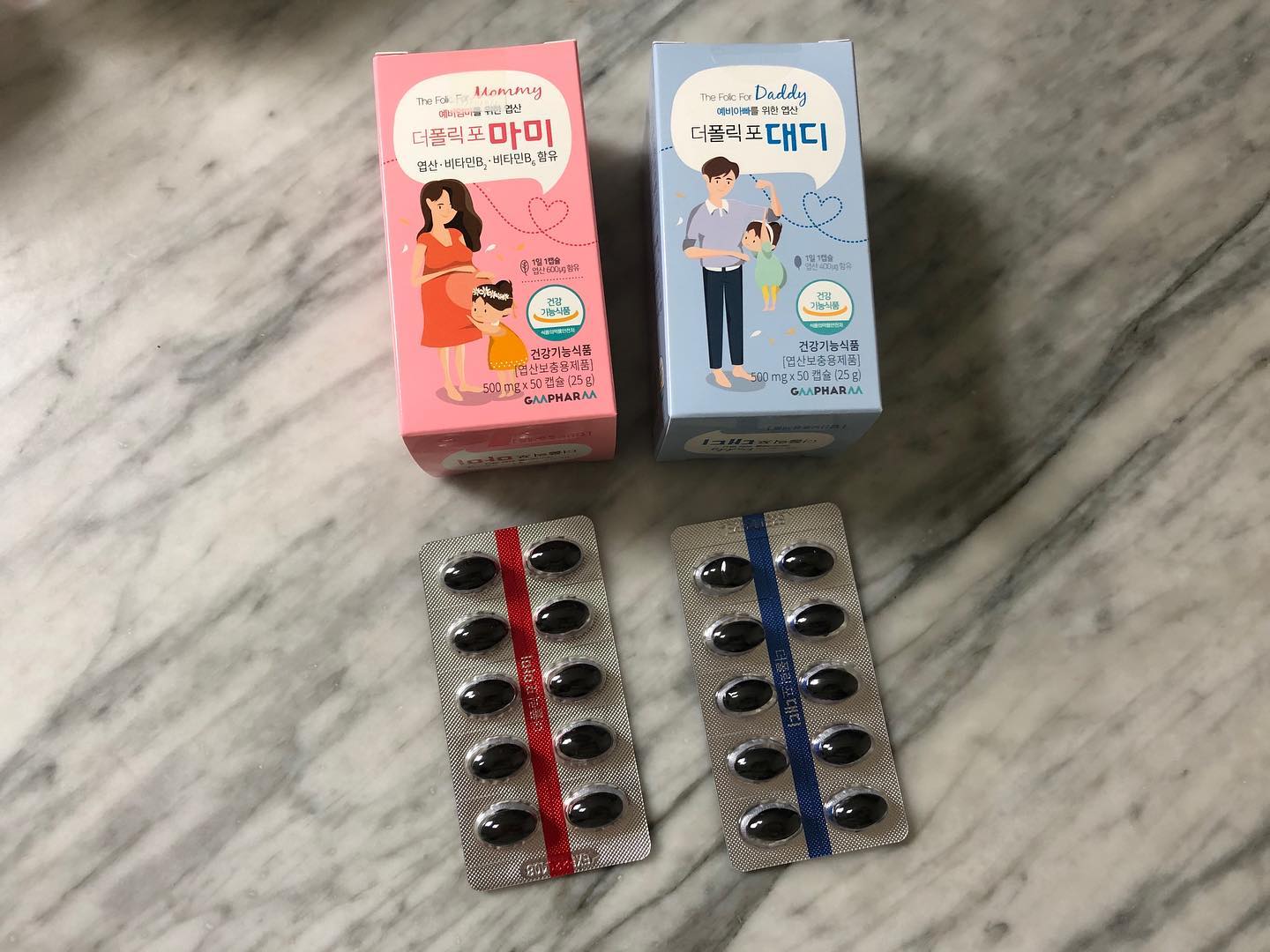 -
임신을 준비하는 예비엄마,
예비아빠를 위한 영양제
#더폴릭포마미앤대디
gmpharm
.
일단 민트박스 너무이쁘구
안에 구성도 너무 예뻐 선물하기 좋아요🎁
.
하루에 한알로 필요한 엽산권장량을 채울 수 있어요
.
저도 새로운 가족을 준비하는
부부에게 선물했어요
좋은소식있기를🤗
-
-
-
#지엠팜 #약사들이만든건강기능식품 #믿먹지엠팜 #부부엽산 #임산부엽산 #남자엽산 #임신준비 #신혼부부선물 #신혼부부일상 #예비엄마아빠 #신상품나왔을땐 #08L #광고