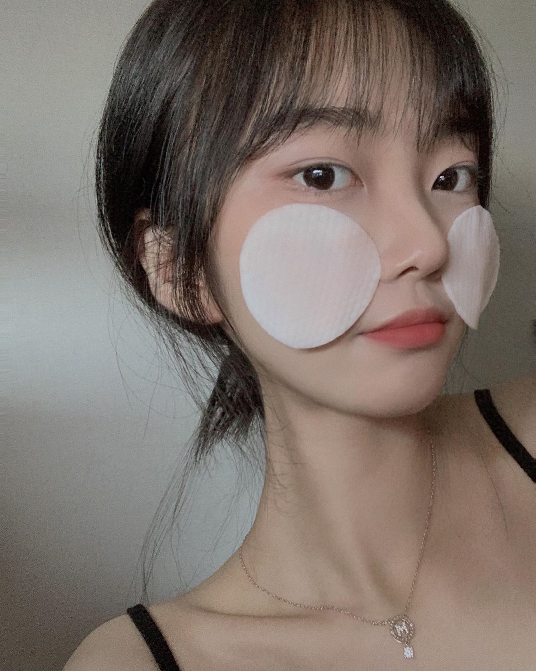 박예솔 on Instagram: “잡티 케어 효과와 노폐물 제거 효과가 있는 에이프릴스킨 [리얼 캐로틴 ᄇ