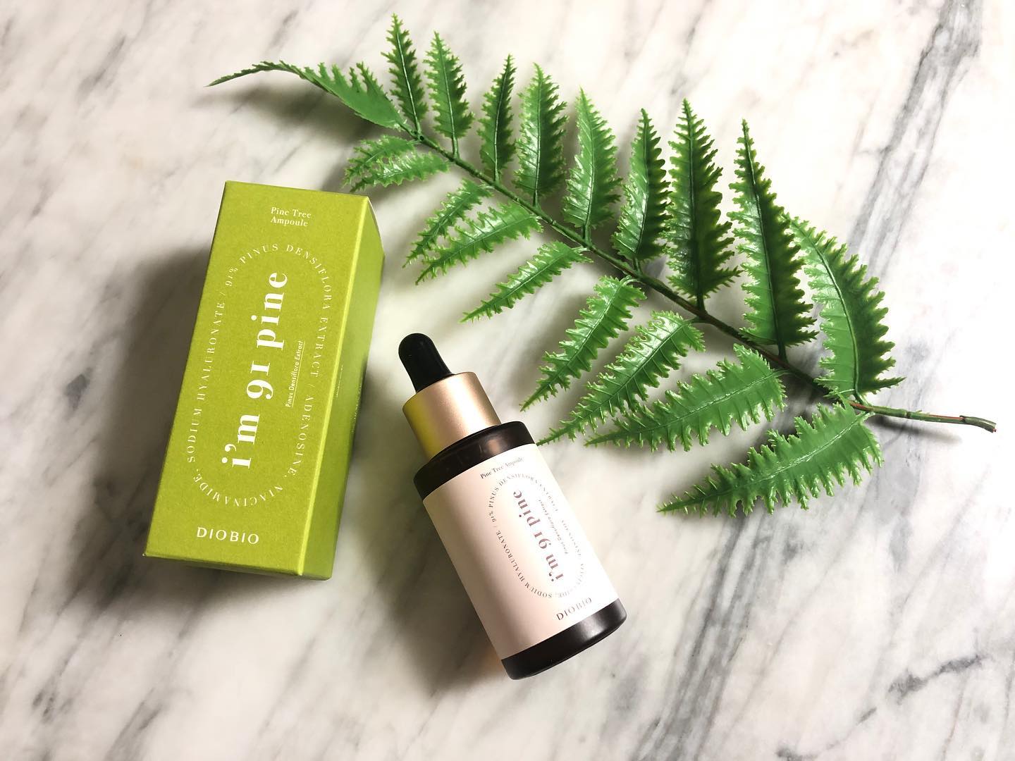 -
자연솔잎 pure91%
피부밸런스를 잡아주는 앰플
#디오비오
#자연솔잎앰플 💚
-
건조하고 지친피부에
쿨링효과로 피부를 진정시키고
깊은 영양과 수분을 공급해줘요
.
가벼운제형이라 피부에
흡수가 빠르고 산뜻해요
요즘같이 더위에 지친 피부에
사용하면 딱이네요🤗
-
chu_chu_chu_1228 님
이벤트 덕분에 좋은앰플 득템
했어요♥️
-
-
-
diobio_official
#디오비오 #디오비오자연솔잎앰플 #자연솔잎앰플 #자연솔잎화장품 #기초화장품추천 #민감성피부화장품 #모공화장품 #솔잎앰플 #모공앰플 #천연화장품 #천연기능성화장품 #진정앰플 #미백앰플 #보습앰플 #수분앰플 #광채앰플 #디오비오 #협찬 #ad#뷰티인플루언서#육아맘#유아소통#소통해요