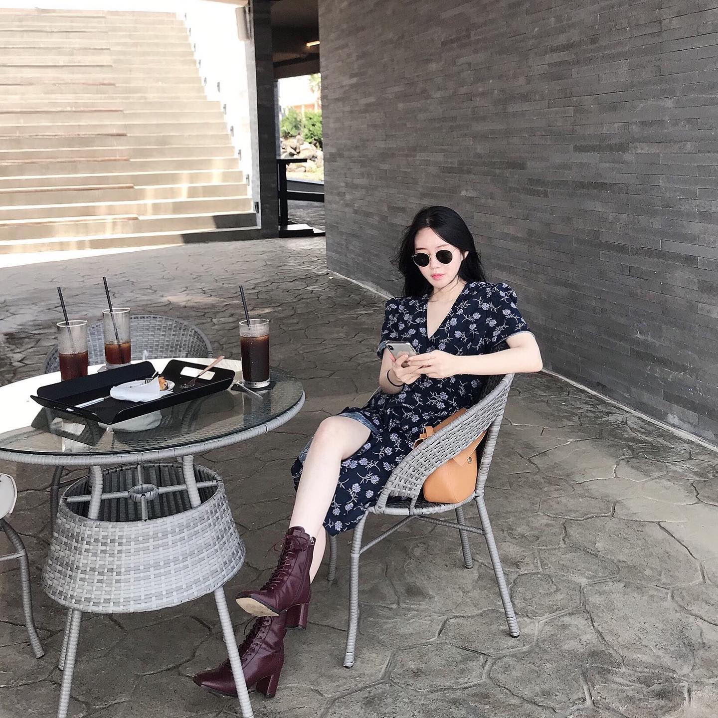달걀귀신 같네..;;; 🥚 
여긴 또 와야지 바람이 너무 좋았댜🌬
.
.
#제주 #제주여행 #제주도 #서귀포 #제주카페 #서귀포카페 #힐링여행 #힐링