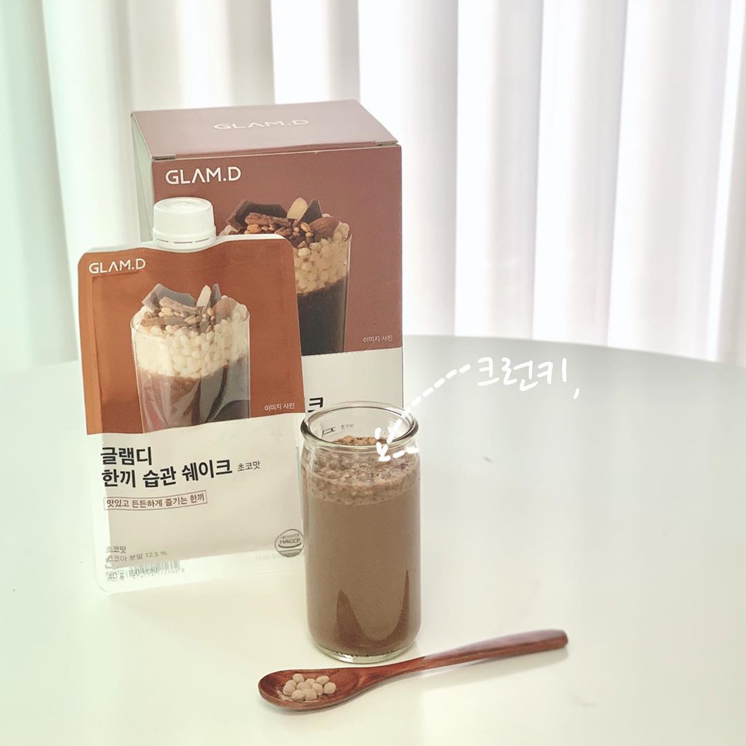 chorong ☻ on Instagram: “#협찬 ⠀ 식단 조절 하시면서 이런 한 끼 쉐이크 많이 드셨었죠? ⠀ 저는 요 제품 협찬 받기 전에 글램디를 이미 이용하고 있었어요😆 ⠀ 글램디 한끼 글램 쉐이크 초