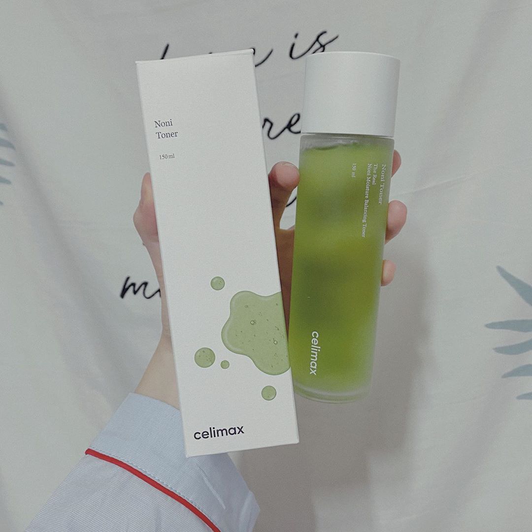 𝒴𝑒𝑒𝓊𝓃 𝒮𝒽𝒾𝓃 on Instagram: “🌿셀리맥스 노니토너 피부에 좋은 영양분이 가득한 노니추출물이 80%가 함유된 영양토너 왜 ‘노니토너’여야 할까요? 01 영양이 풍부한 노니성분