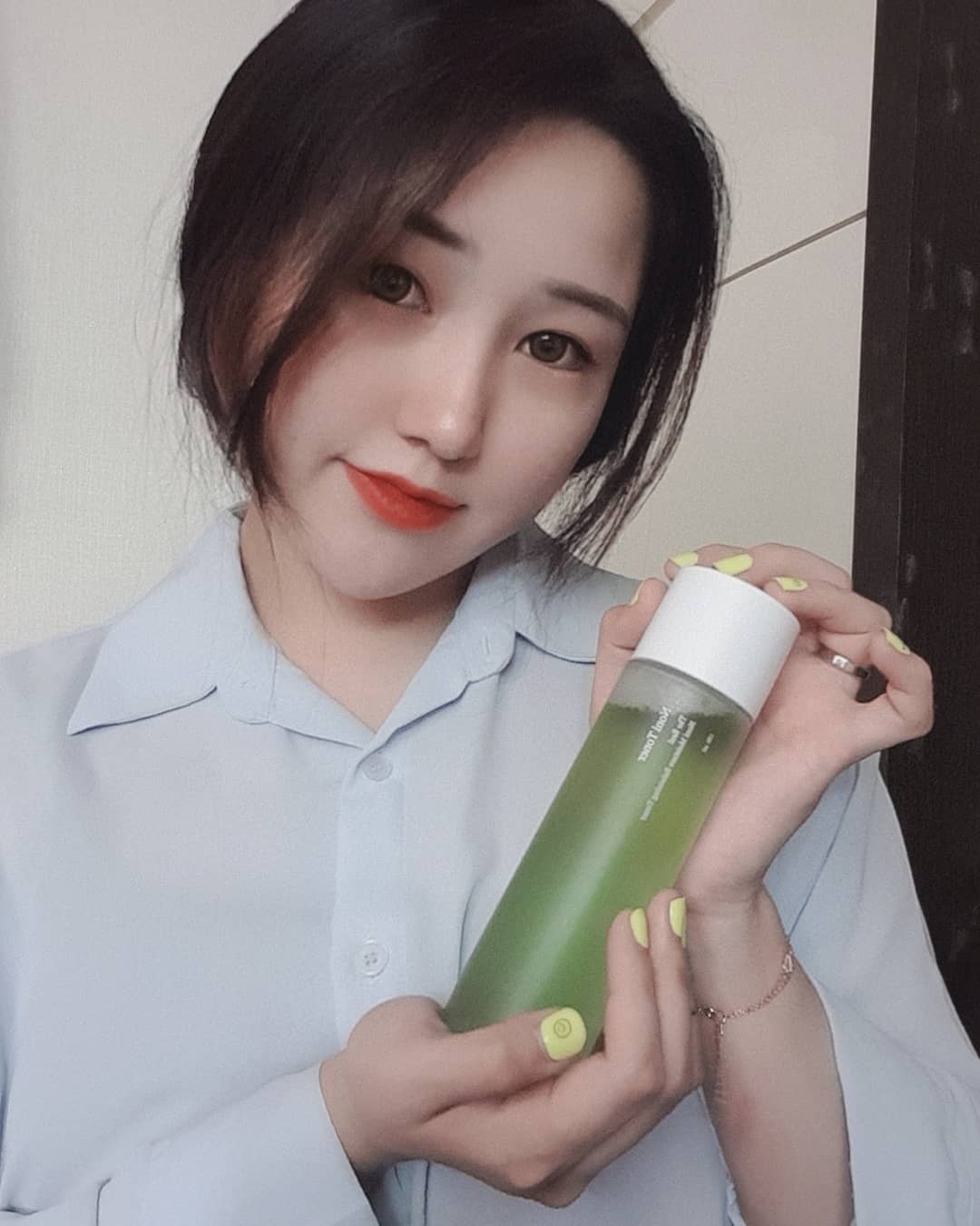 지은 on Instagram: “💎 제품을 무상으로 제공받고 작성된 솔직후기 입니다.💎 . #셀리맥스#셀리맥스노니토너#셀리맥스솔직후기 요즘 마스크때문에 피부 뜨고 난린데 이제품 사용하면 화장