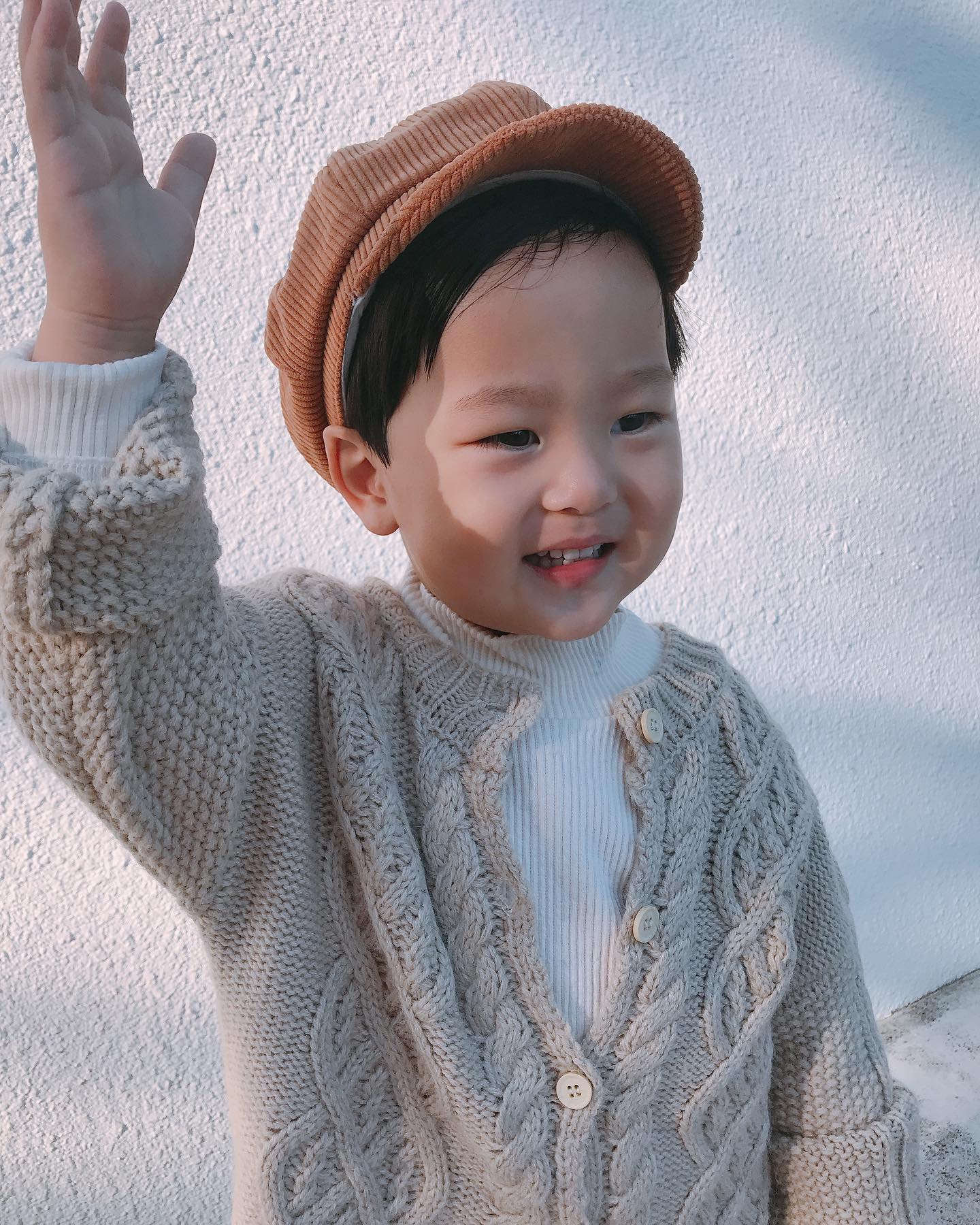 주말 .월요일 감기로 고생한 찬이😭
컨디션회복🌸
오늘 다시 얼집 등원 고고😘🙌🏻
전쟁같은 등원 바이바이😁👍🏻
잘 다녀와 아들😘💕

#감기조심#아프지마딸랑구#사랑한다♥️ #스웨터코디 #가디건코디룩 #빵모자코디 #이젠작구나😅 #많이컸다내새끼❤️