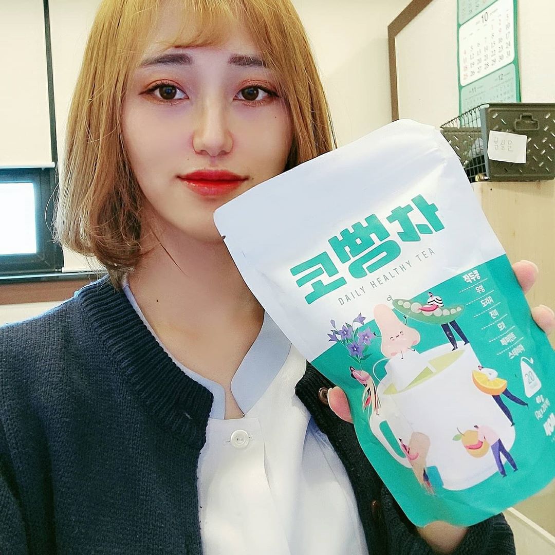 @123_dladk on Instagram: “코뻥차소개!!!😘 비염 관리에도 좋은차!! 국내산 천연원물5가지 작두콩 우엉 도라지 진피 모과를 상쾌한 허브인 페퍼민트와 최적으로 블랜딩 해서 남녀노소누구나 즐
