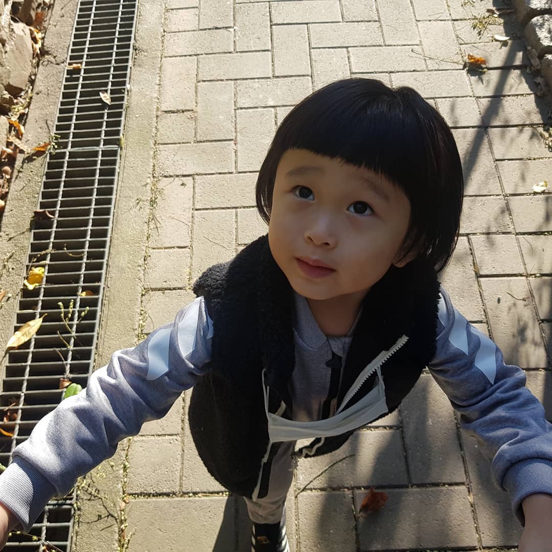 날씨가 좋이 다녀온 선유도공원 나들이~
라면도 먹고 비누방울도 뿌리고~~

#육아 #육아스타그램 #아빠 #선유도 #선유도공원 #가을나들이