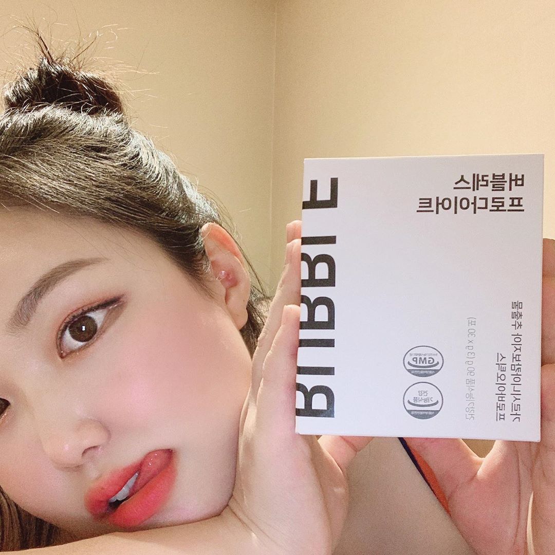 MINJI KIM’s Instagram profile post: “네번째 버블레스🤍 다이어트와 장 건강을 한 번에 관리할 수 있는 건강기능식품! 탄수화물이 지방으로 합성되는 것을 억제하여 체지방 감소에 도움을 줄 수