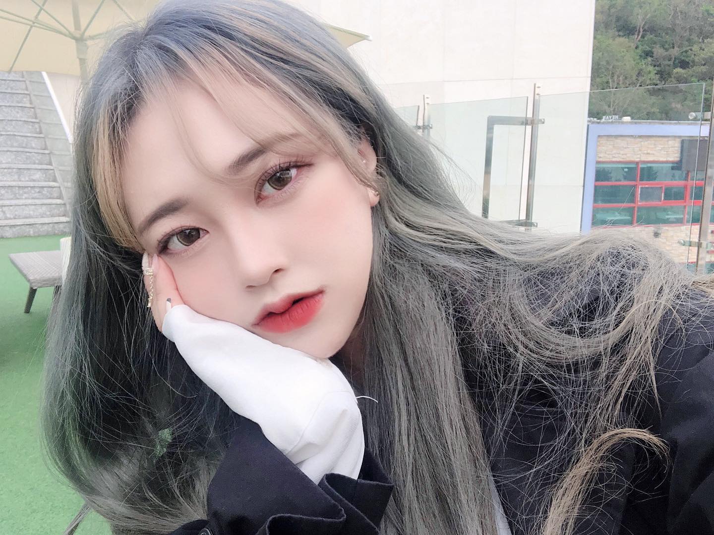 왤케 맹하게 생겼지용 🙁