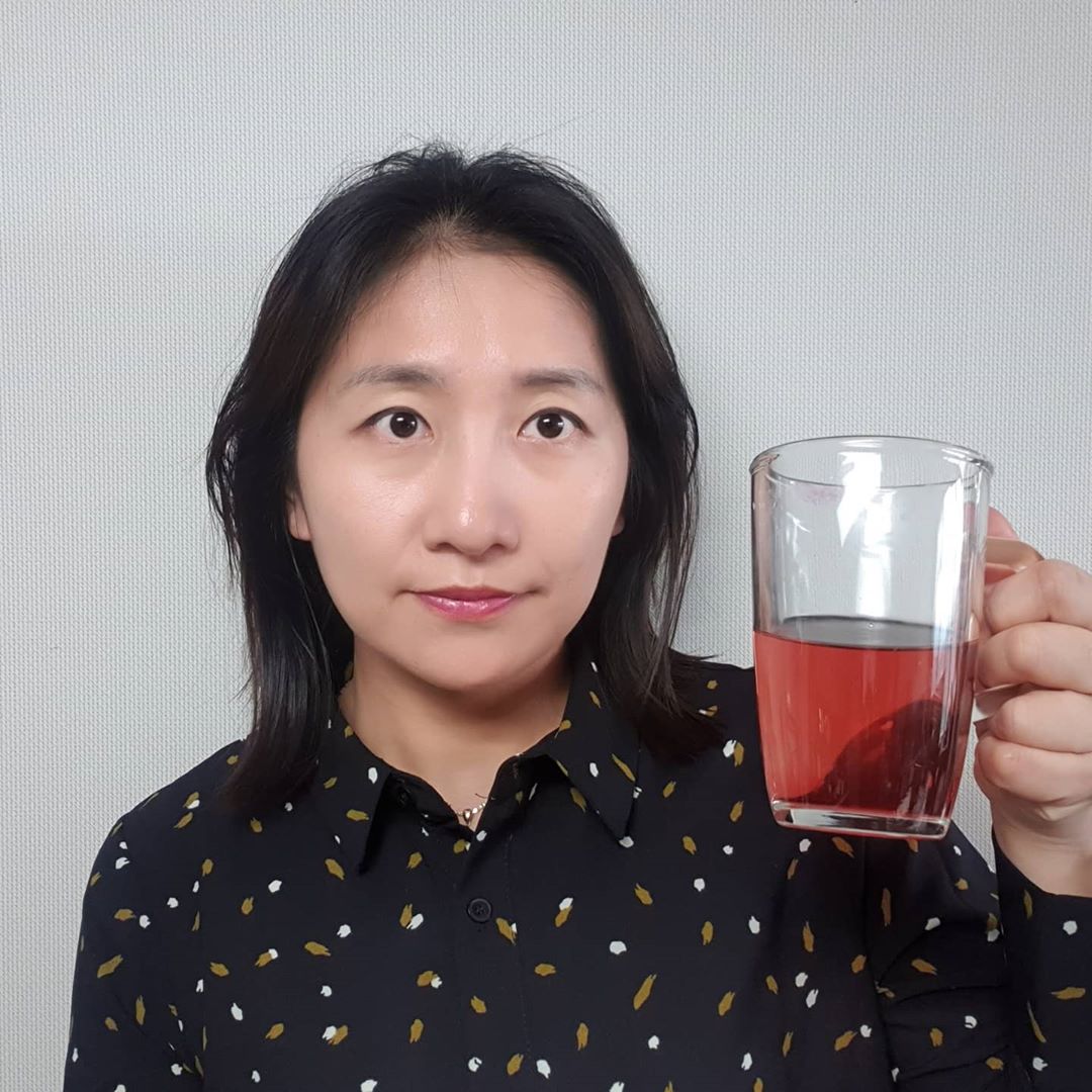 김은정 Grace Kim on Instagram: “#협찬 날씨가 쌀쌀해져오네요. 따뜻한 차 한잔- 소개해드릴게요. 변비와 다이어트에 도움이 된다고 알려진 푸룬(건자두), 캐러웨이씨앗을 향긋한 허브인 히비스