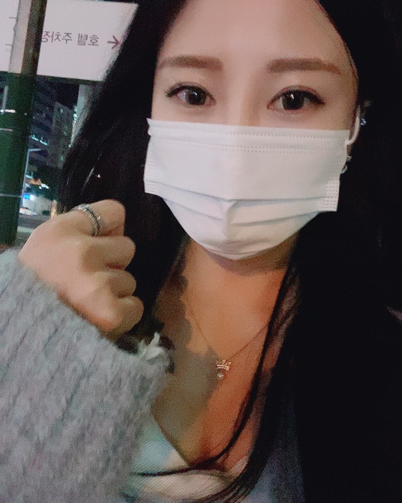 차가운 바람불때 담요두르고 바닷가에서 조개구이 먹기💎