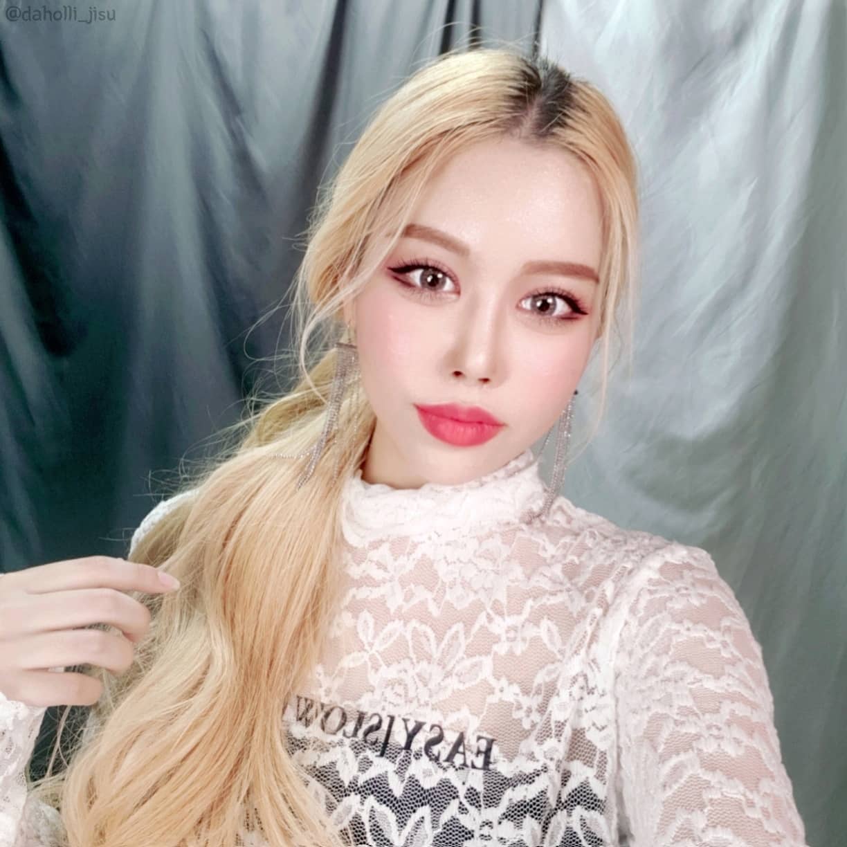오랜만에 생존신고🥰
하루는 왜 48시간이 아닌가요.
제발 누가 48시간으로 만들어주세요.
바뿌다바뺘