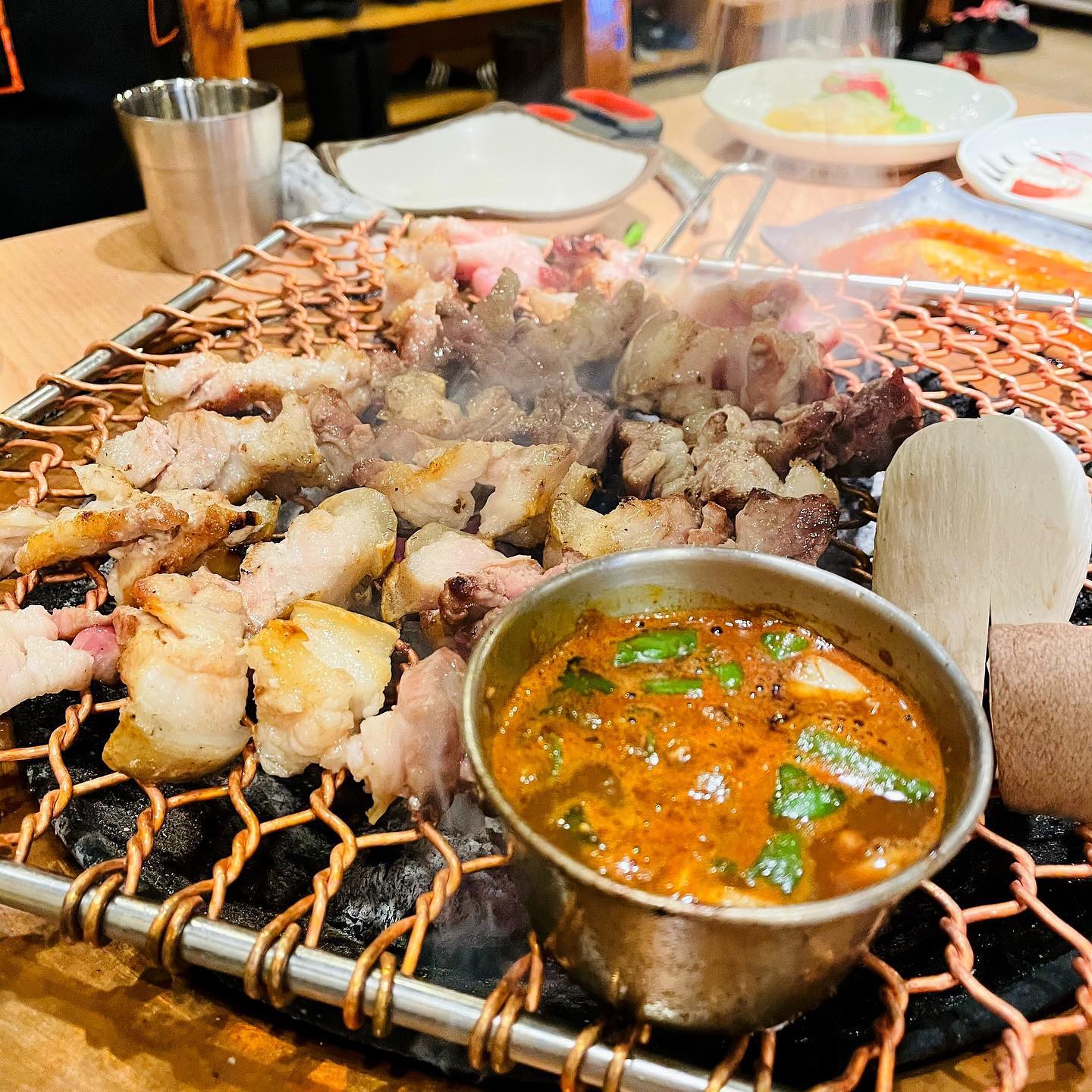#협찬 #제주본참숯불갈비 

제주공항 근처 흑돼지 맛집
+스페셜삼합까지 🤭
넘 배터지게 먹고왔어유