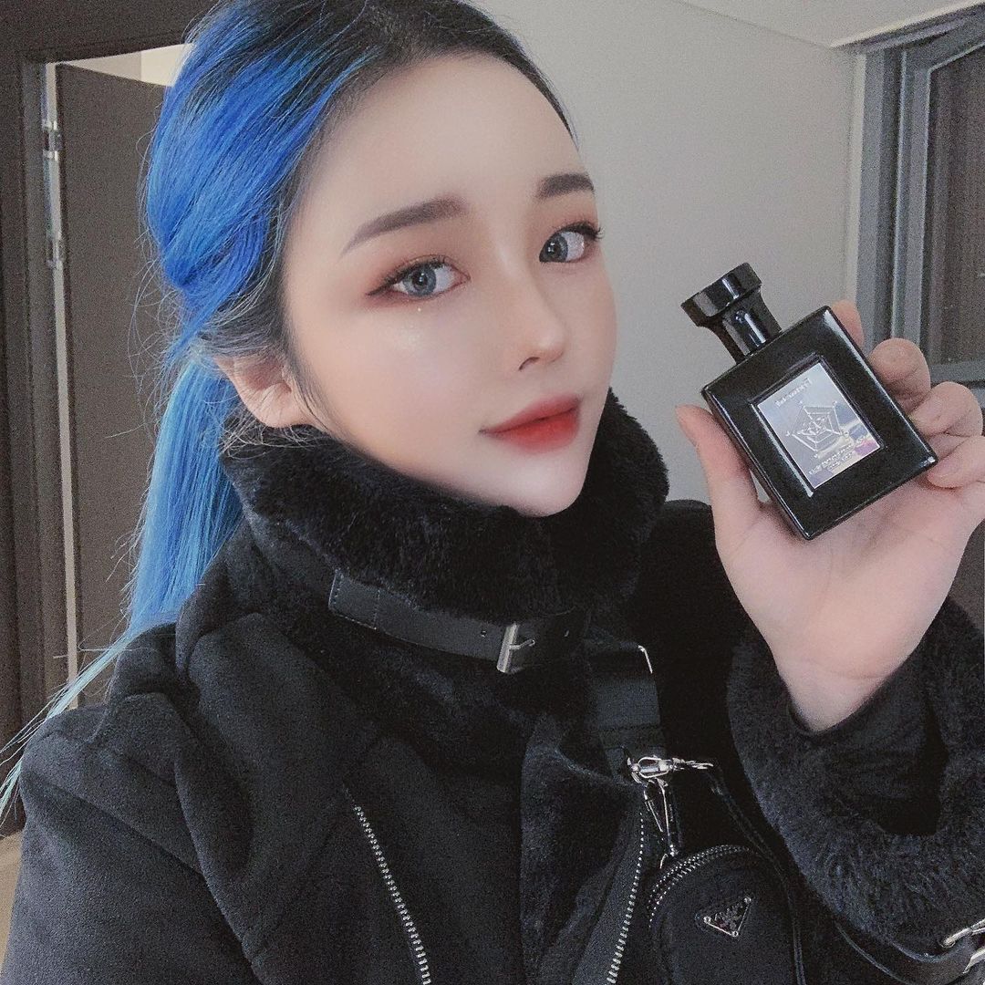 박미소란 on Instagram: “#광고 남자향수 브랜드인데 제가 씁니다,,👀 커플이신분들은 같이써도 좋을것같아요 포맨트 향수중에 제가 제일 선호하는 향 코튼허그에요! 부드럽고