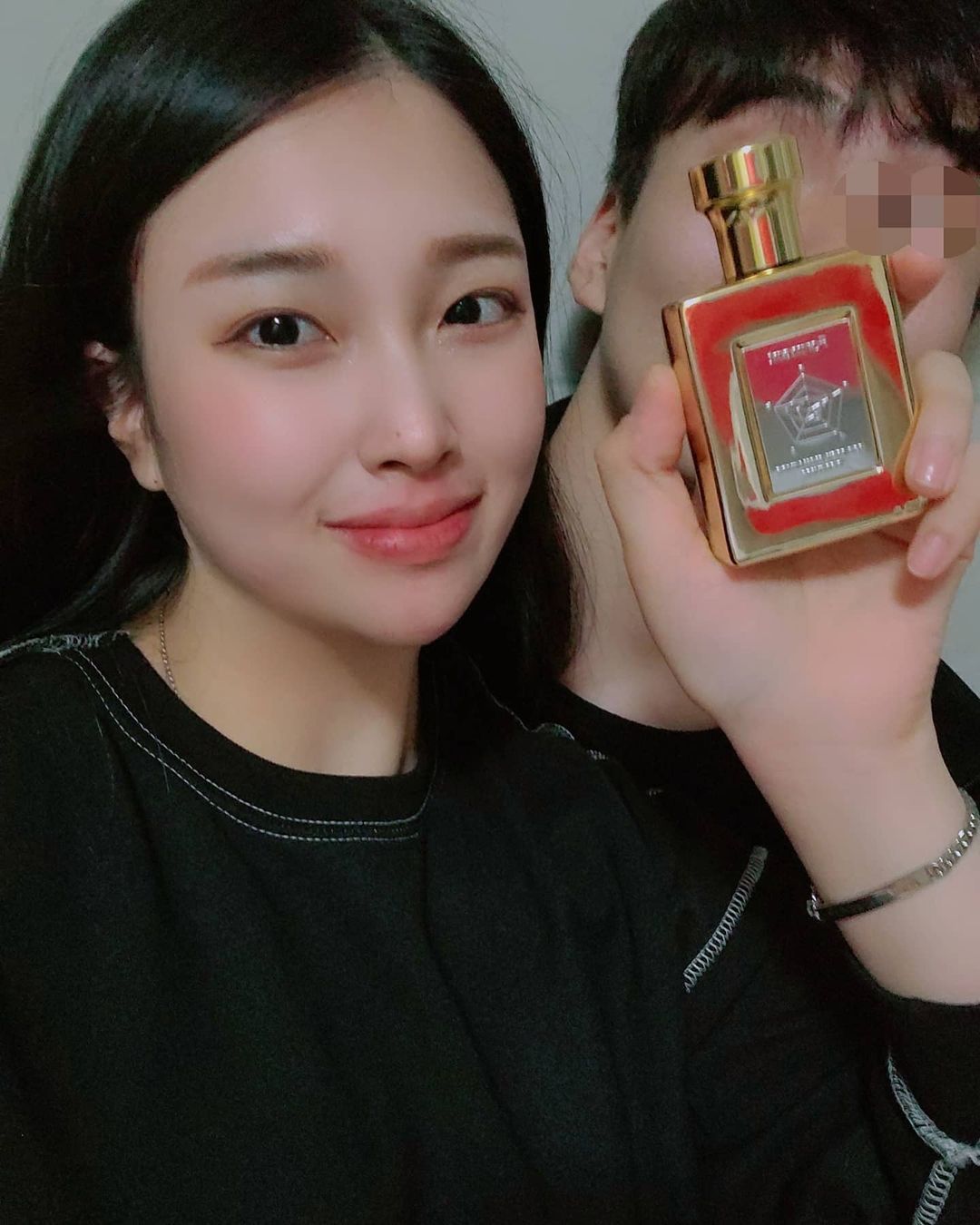 유 진 on Instagram: “#광고 시그니처퍼품의 향을 담은! . ★2030 남녀 인플루언서 체험단입니다★ [포맨트 시그니처 퍼퓸 코튼썩세스] - 이성이 가장 선호하는 코튼향의 재해석! 코튼썩세스 : 강인함과 부드러움이 공존하는 성공한 남성의 품격을 선사합니다. 긴장하게…”