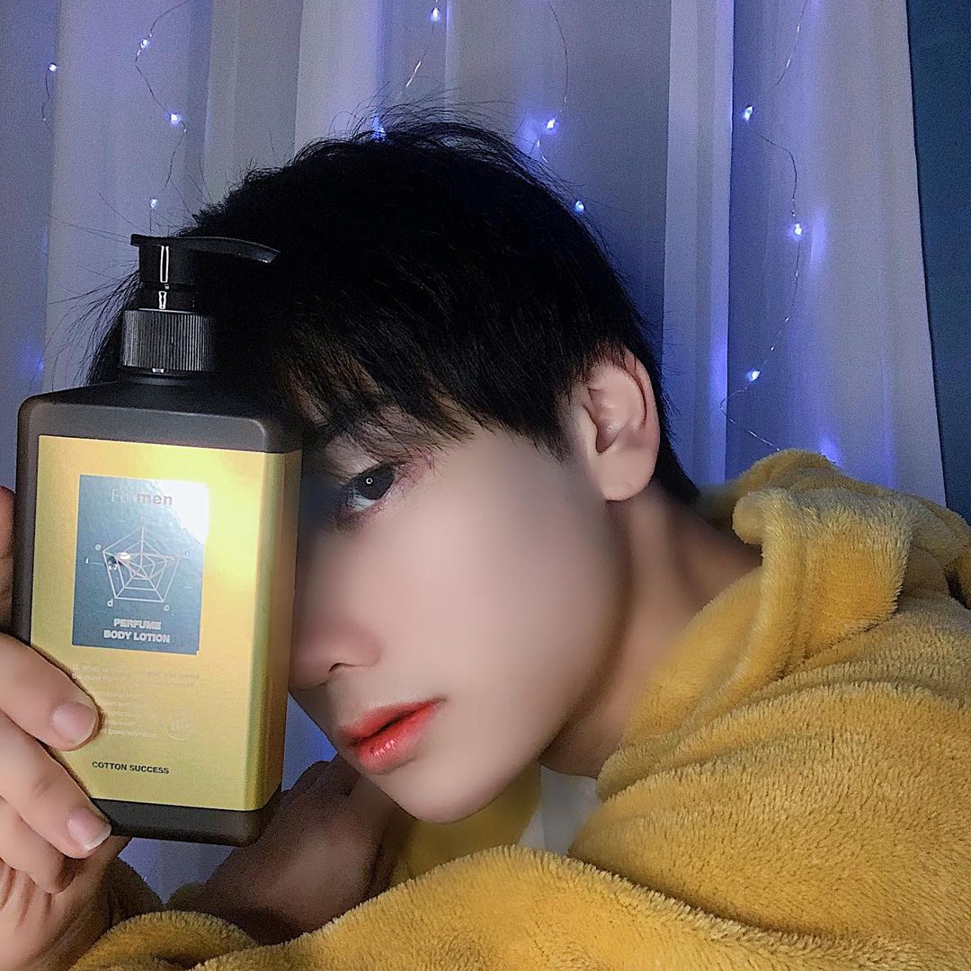 승휘 (@s_hwi_98) posted on Instagram: “#협찬 이제 바디로션도 포맨트 샤워하고 이거바르면 향이 개조아!!!” • Nov 23, 2020 at 1:17pm UTC