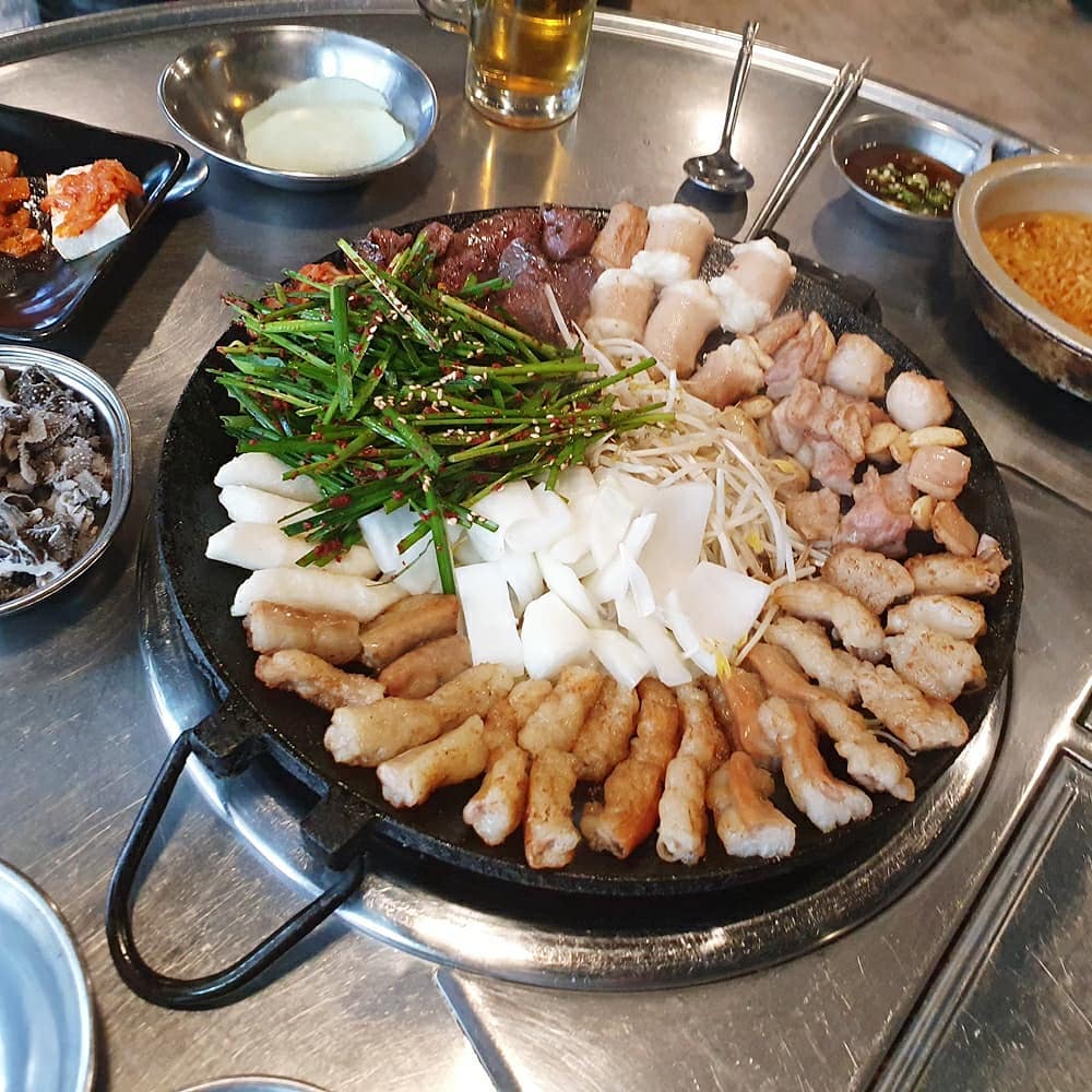 존맛탱 곱창집!
제 원픽인데여 너무 맛있음..ㅠㅜ
볶음밥도 꼭 먹어줘야죵~
라면도 무제한 이벤트 중 !!

_
_

#향남맛집 #향남소고기 #향남소고기맛집 #향남2지구맛집 #향남곱창맛집 #향남곱창 #황씨고집우곱창 #향남대창#화성곱창 #화성맛집