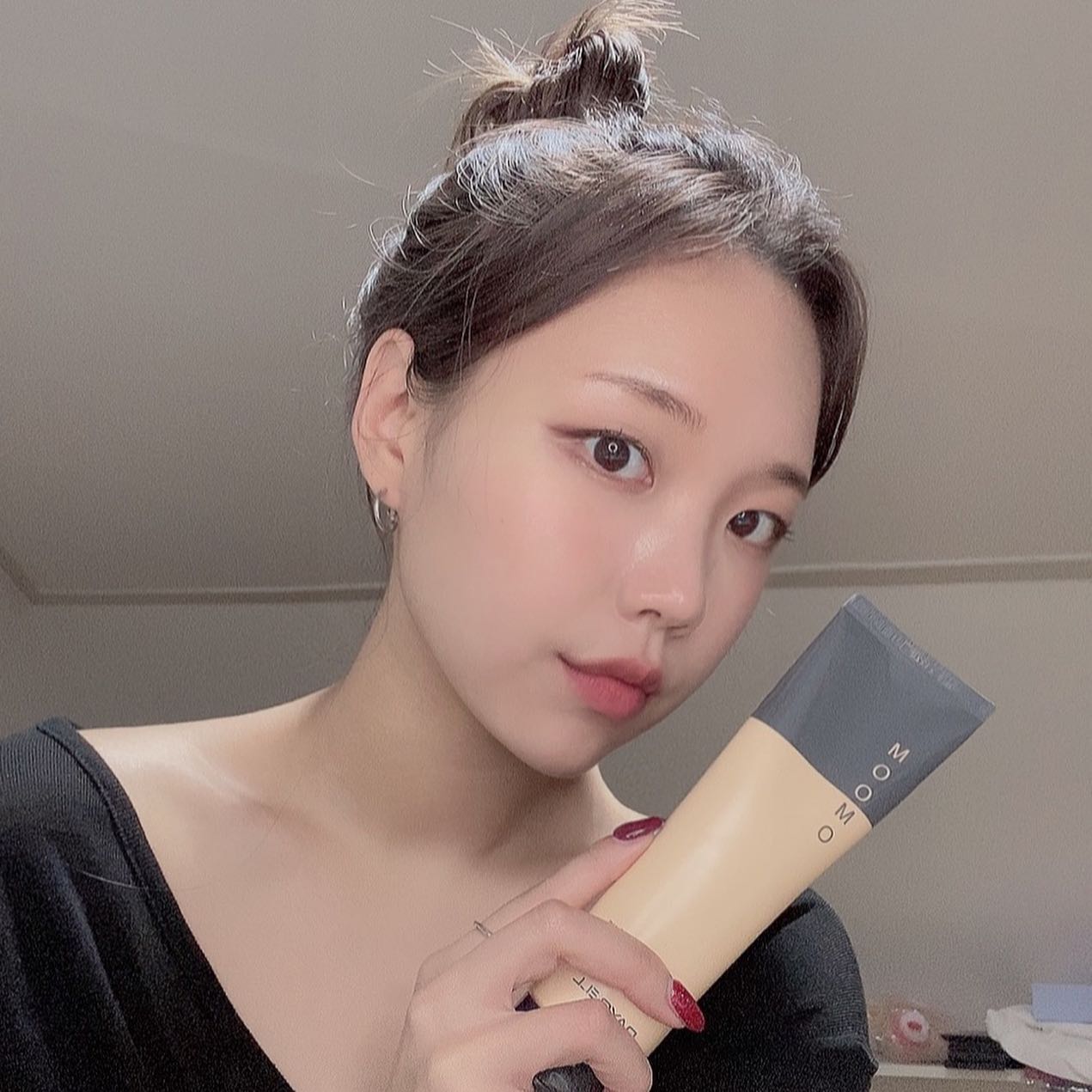 #파랑리뷰 #데이셀제모 #슬림크림 #협찬

#무모 클린 제모 크림 150ml + 렛츠 슬림크림

녹이는 저자극 셀프제모크림과 라인은 좀 더 예쁘게 만들어주는 슬림크림! 

제모크림은 동봉된 주걱으로 바르고 5-10분 후에 긁어내면 되고 슬림크림은 몸 라인을 따라 주무르듯 발라주면 끝!

제모 후 슬림크림으로 마무리 해주니 좋네용😉

#광고 #제품협찬 #제모크림 #제모크림추천 #겨털제모크림 #겨털왁싱 #겨털제모
 #데이셀제모크림 #무모제모크림 #다리털제거 #저자극왁싱 #셀프제모 #제모 #비키니제모 #겨드랑이제모 #슬림크림 #슬림크림추천 #약국화장품 #데이셀 #daycell #daycellcosmetic #kbeauty #koreabeauty #韩国化妆品