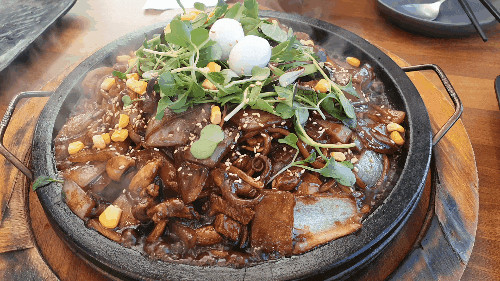 (이천) 마지막 한 젓가락까지 뜨끈한 돌짜장이 맛있는 산타의 자장면 / 돌짜장