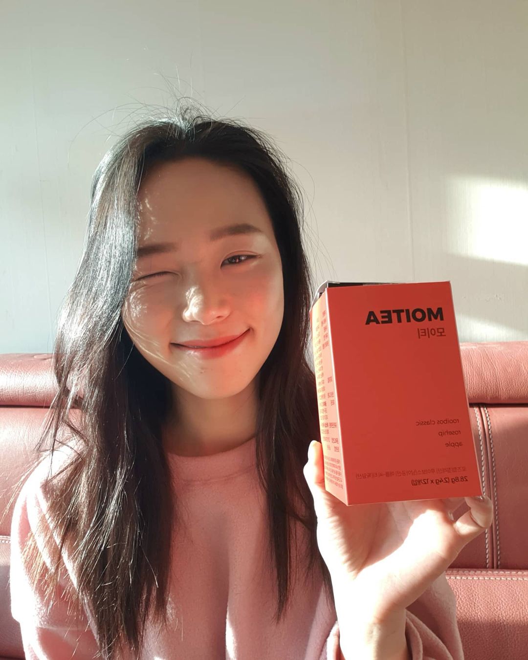 Jews on Instagram: “#협찬 이지만 이건 찐이야👍🏽 상큼해 상큼해🧡 요즘 식사량 조절 및 피부 관리를 위해 하루에 2L 물 마시기 노력중인데, 그냥 물은 마시다 보면 비리더라구요🥲 그래서 차를 주로 활용해서 마시는데 여러가지 티백을…”