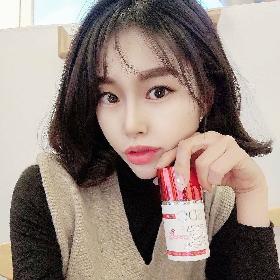ᴊɪᴇᴜɴ ˚ෆ*₊ on Instagram: “#협찬 단 3일, 72시간의 기적 '스피큘 크림' 여드름에 좋은 천연추출물 스피큘 성분이 다량으로 함유되어 72시간동안 피부에 지속적인 자극으로피부 속 깊은 곳까지 영양분을 전달해주는 스피큘엑스 꾹꾹크림. 강제로 벗겨내는것이 아닌 죽은 각질만을…”