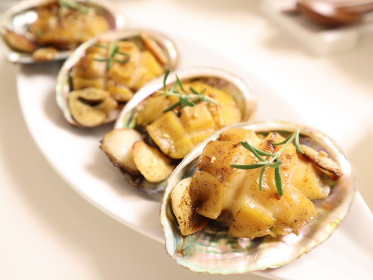 완도전복 신선함이 다르니 요리도 달라지네요
