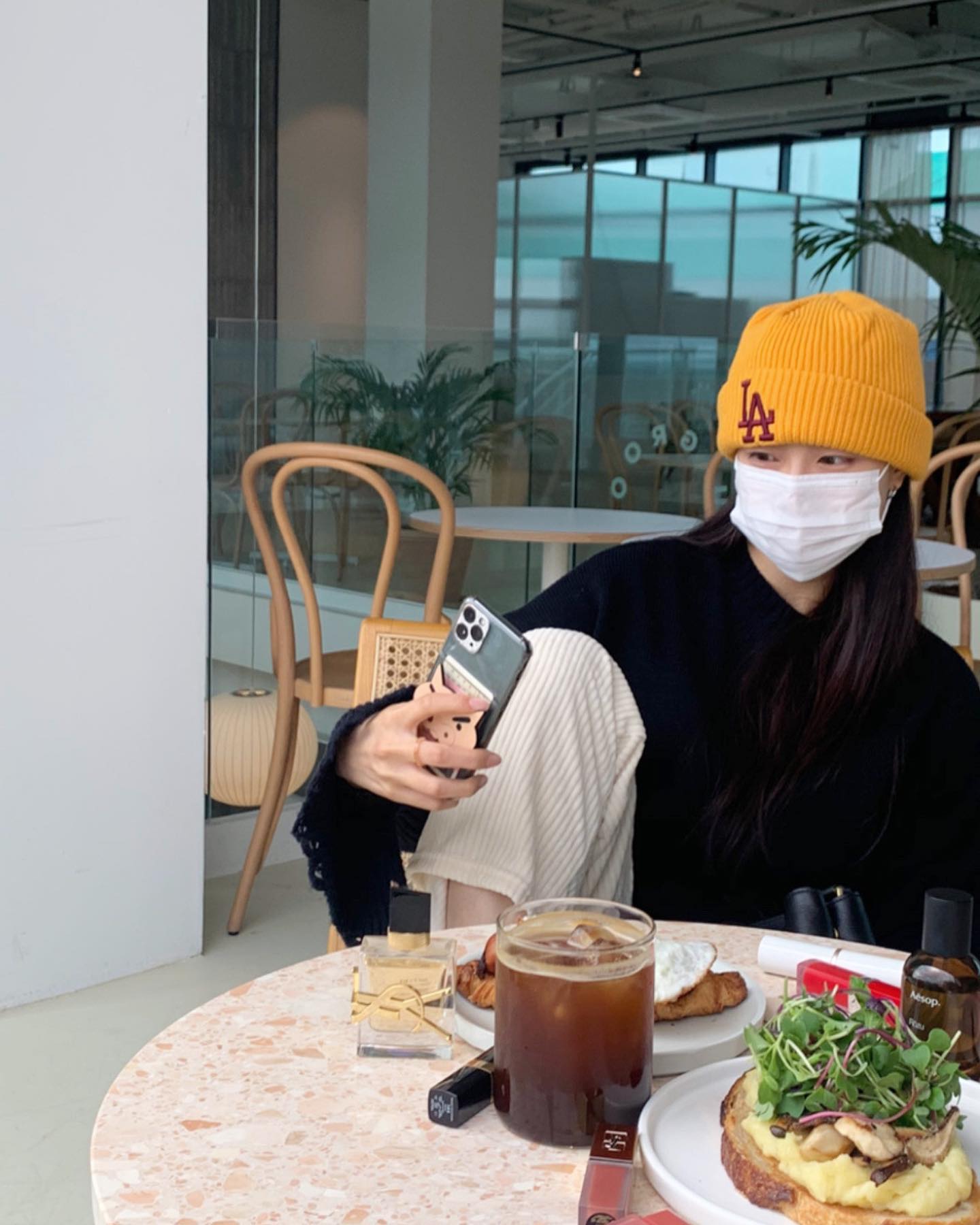인스타 갬성 너낌 낭낭 (˶‾᷄ ⁻̫ ‾᷅˵)
-
-
#selca #selfie #daily #dailylook #ootd