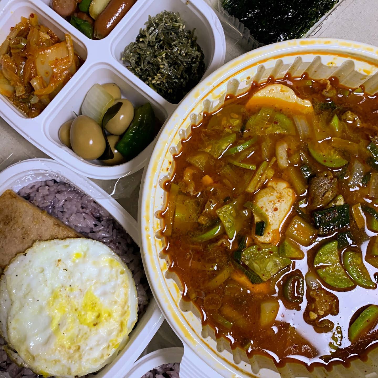 N행시
세종시 조치원읍 벌집밥상 차돌순두부찌개

차 차라리
돌 돌싱으로 살래
순 순간순간
두 두려워서
부 부들부들 떨 빠엔.

#N행시 #저녁식사 #세종맛집 #조치원읍맛집 #벌집밥상 #순두부맛집 #우리집 #집콕 #순두부찌개맛집 #차돌순두부 #순두부
