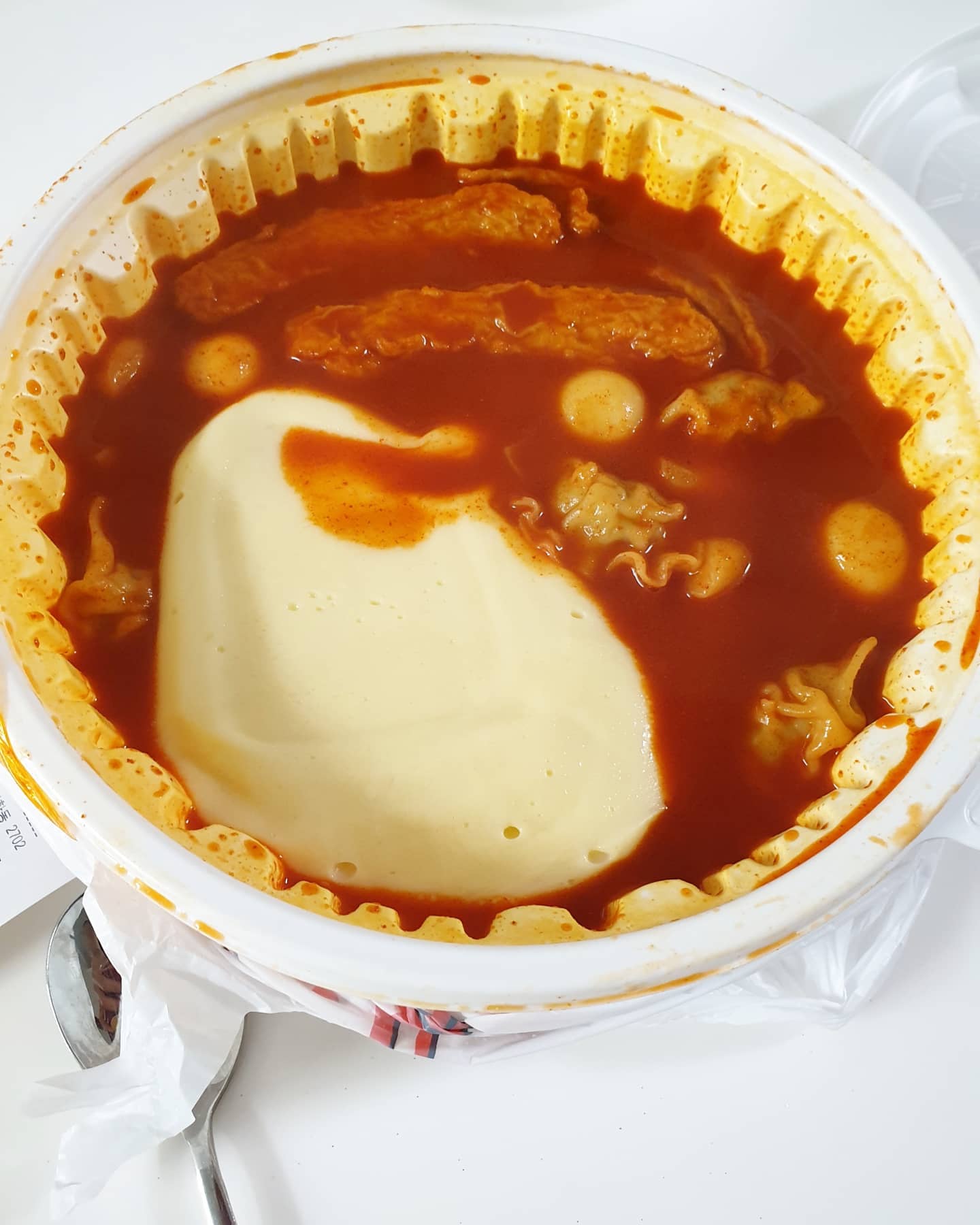 요즘 즐겨먹는 #응급실떡볶이 
#떡볶이 배달 잘안시키는데
#맛집인정
생각보단 괜찮다는거지 막막 ㅋ
만족은 아니다ㅋ
#치즈대박

만두 나좀 빼주지~~넘 많이 먹으면 물린다
다시다빨ㅋ
양은 만족~
두 꼬맹이들도 먹는 맛
#부상맛
-
#배달맛집#떡볶이맛집#응급실떡볶이 
#맛스타그램#먹스타그램#치즈덕후