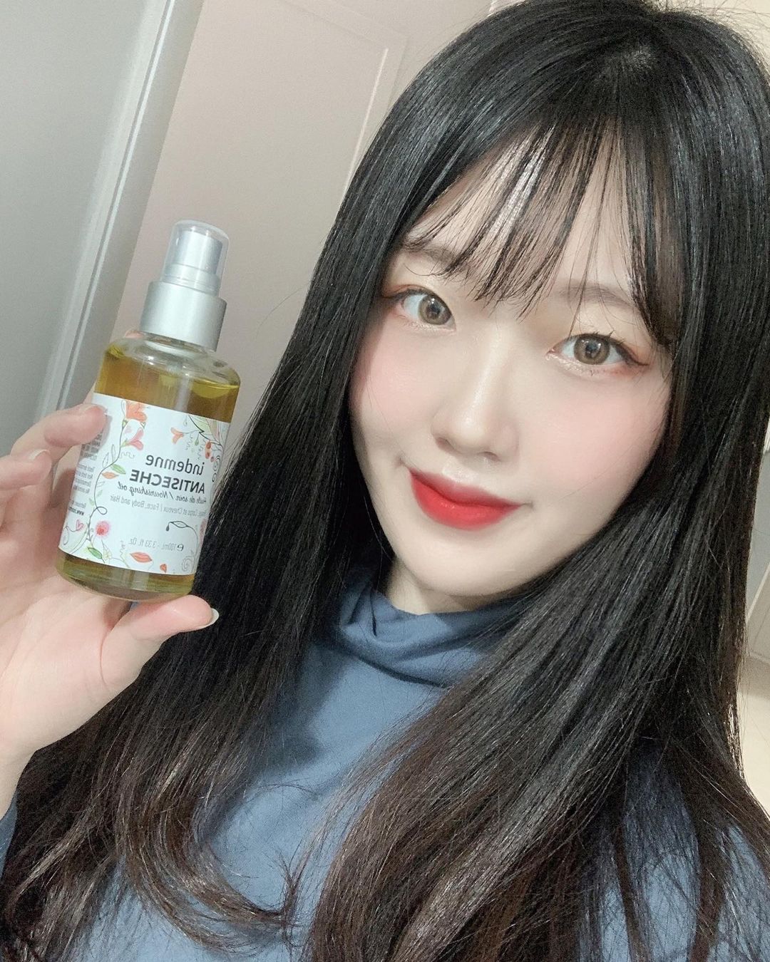 윤주🐰 on Instagram: “#협찬 얼굴, 헤어, 바디등 모든 피부에 사용가능한 엥뎀 앙띠세쉬 누리싱 멀티오일세럼이예요! 프랑스 메디컬 브랜드 엥뎀은 유럽에서 자연 친화적인 화장품으로 슬로우 코스메틱 제품으로 인증 받았고, 에센셜오일 스킨케어를 재창조해 예민피부를 위한 피부…”