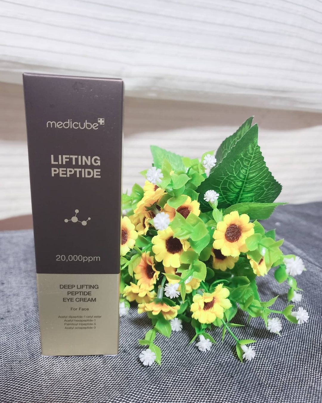 친절한민들레 on Instagram: “#메디큐브 #광고 #@medicube_korea #딥리프팅아이크림 #눈가주름 #눈가주름관리 #아이크림 #아이크림추천 #펩타이드아이크림 #눈주름 #눈주름관리 #탄력관리 #리프팅 #유재석아이크림 #협찬 눈가에 바르고 화장하면 촉하고 은은하게 향이나서…”