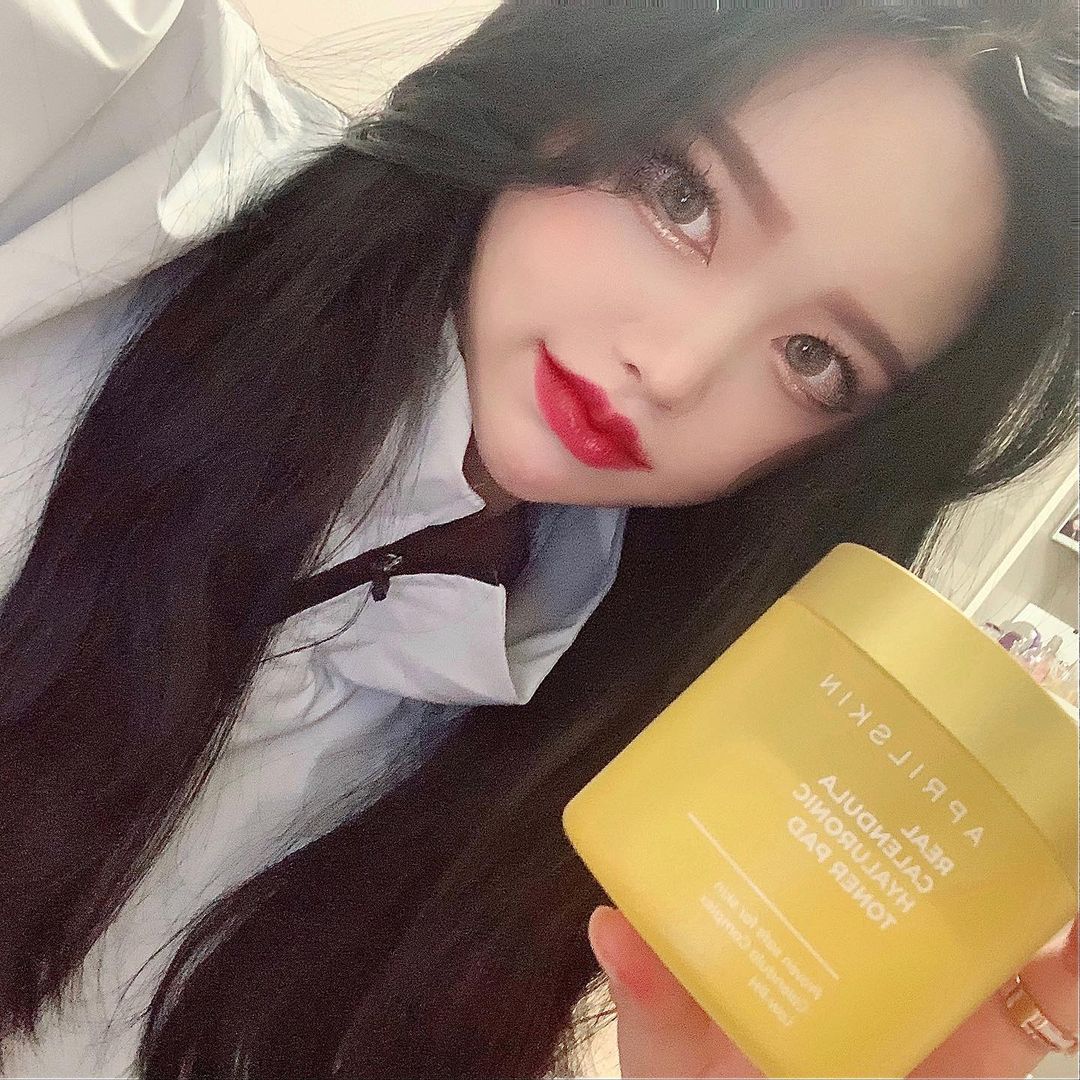 김공주 on Instagram: “건성임에도 불구하고 완전 촉촉한 패드여서 닦토해도 전혀 자극적이지 않고 수분만 가득해지는 토너에요:) . -카렌둘라 꽃잎…”