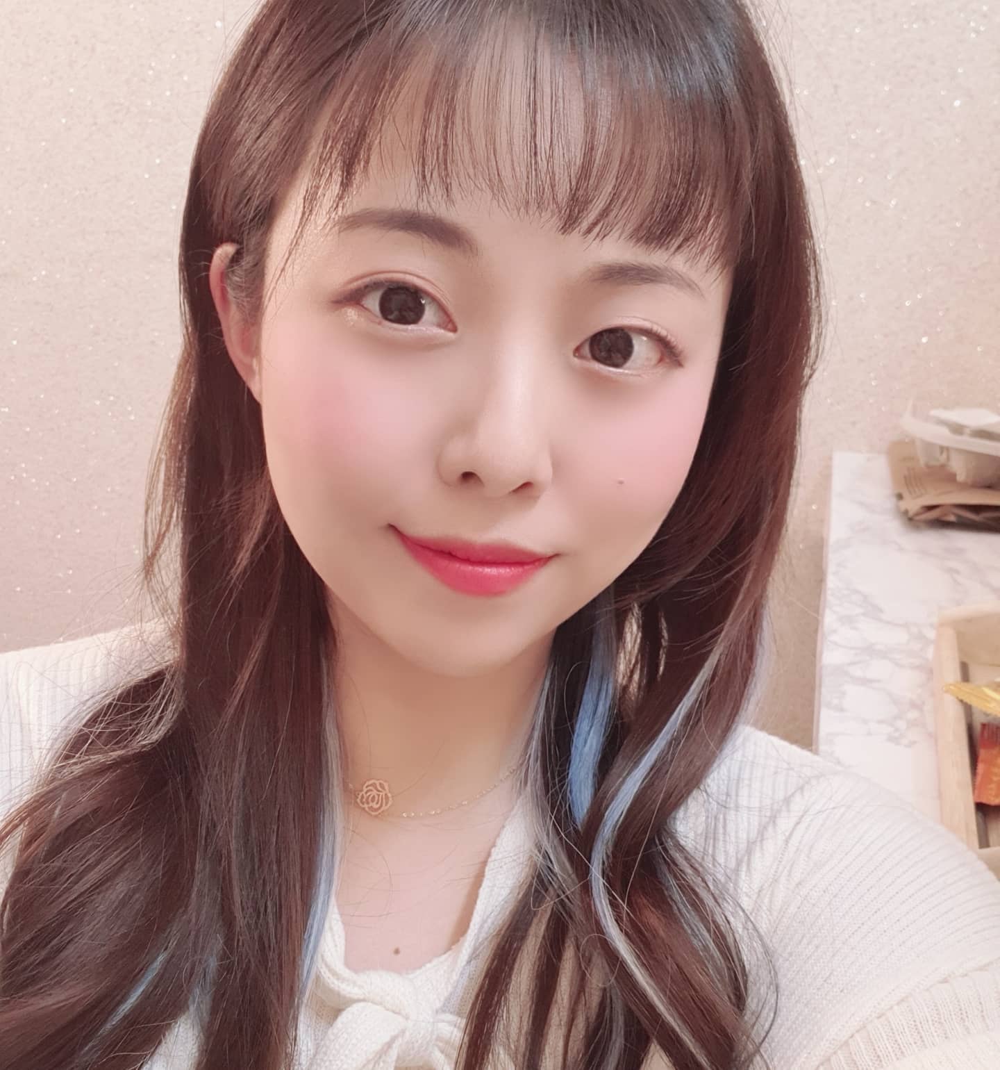 #첫줄앙영
#Makeover
.
.
.
.
짜잔💫🙈
색감이 넘 예쁘죠...🦋
새해 인사😚 해피 뉴 이어어💕
.
.
.#믹스블루#Blue