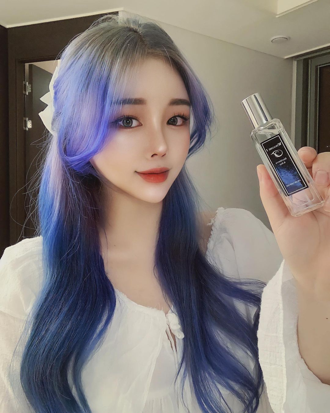  “#협찬 [윈썸제이] 섬유향수 블랙베리 앤 베이 자취하시는분들 꿀템 들고왔습니당 ! 저는 음식하고나서 거실이랑 매일 세탁하기 힘든 이불,배게에 자주 뿌리는편인데 향균효과도 99.9%에 악취(?)도 90% 제거해주는데다 향이 너무좋아서 코로나덕에 집에만…”
