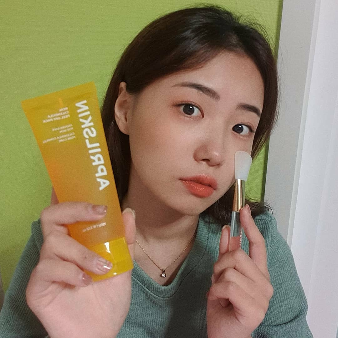  “#광고 #카란둘라필오프팩 얼굴 도포 후 떼어내기만하면 각질 올 클리어! 건조한 겨울에도 보송보송 신생아 화장하게 해주는 에이프릴스킨🥰”