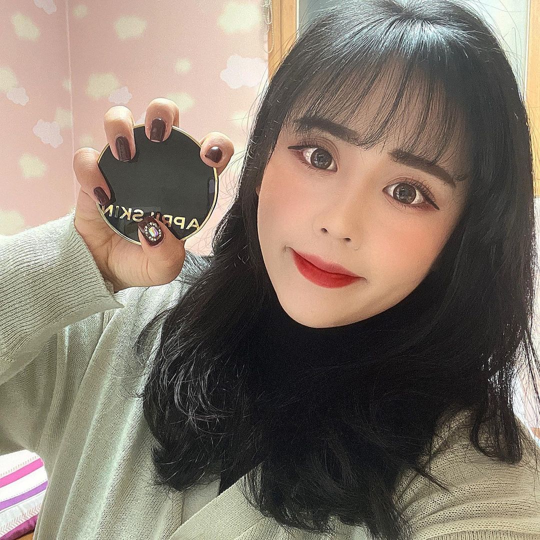 “#협찬 #리뷰 #에이프릴스킨 🖤 에이프릴스킨 매직스노우쿠션 3.0 🖤 어제 필오브팩에 이어서 오늘은 쿠션 리뷰 '-' 메이크업 할 때…”