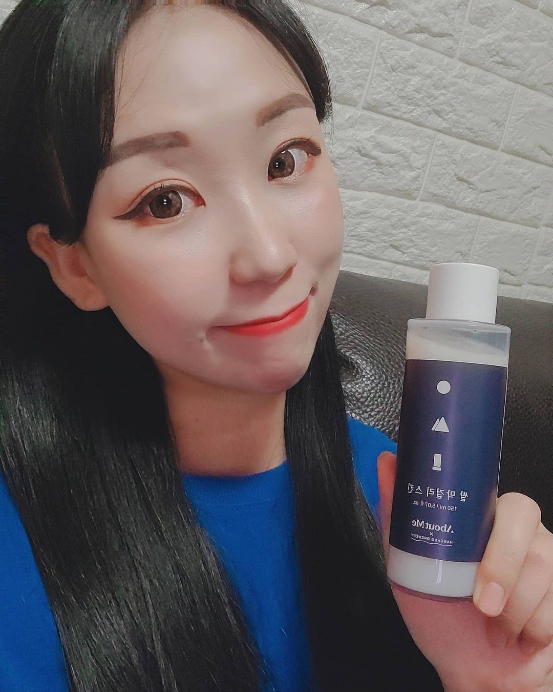  “#제품무료제공 🤎 어바웃미 쌀 막걸리 스킨& 겔 마스크  🤎 안녕하세요!😃 이번에 솔직후기 작성 해볼 제품은 어바웃미 브랜드의 쌀 막걸리 스킨 & 겔 마스크 입니다.!♥️ 이제품의 이름을 듣는순간 막걸리?!?! 스킨?!?! 정말 신선한…”