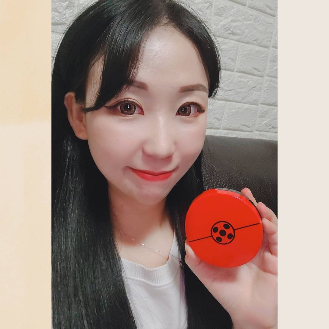 “#인스타리뷰의무없음 💓안녕하세요💓 항상 솔직한 후기 약속할게요! ⭐ 메이드미 브랜드 ⭐ 레이디버그 퍼펙트 핏 쿠션 #21호 ღ 우선 메이드미 브랜드 레이디버그 퍼펙트 핏 쿠션의 첫인상은 케이스가 너무 귀여웠어요! 😃 제 피부타입은 민감+트러블…”