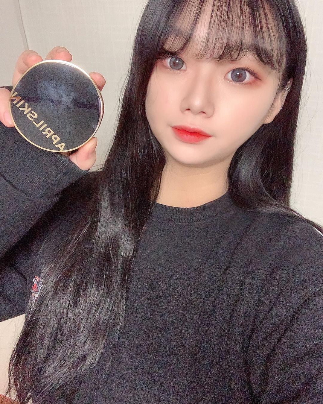  “#협찬  [매직스노우쿠션 3.0] 커버력 좋고 수정화장 할때도 들뜸 없이 밀착 되는 쿠션 케이스가 블랙으로 훨씬 고급‼️ 잡티 많거나…”