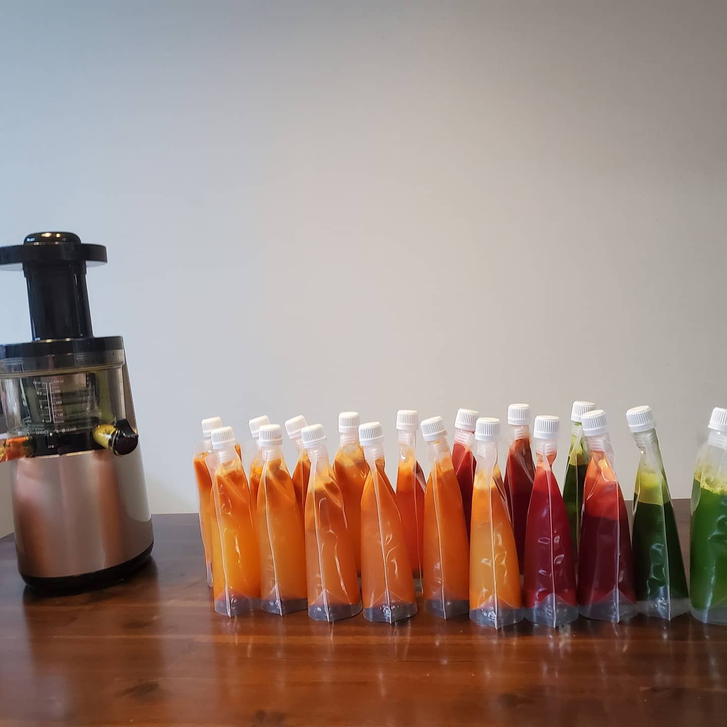 handmade juice 
:)♡

.
.
.
.
.

#주스 #홈카페 #abc주스 #다이어트 #건강 #하루 #한잔 #뿌듯 #정성