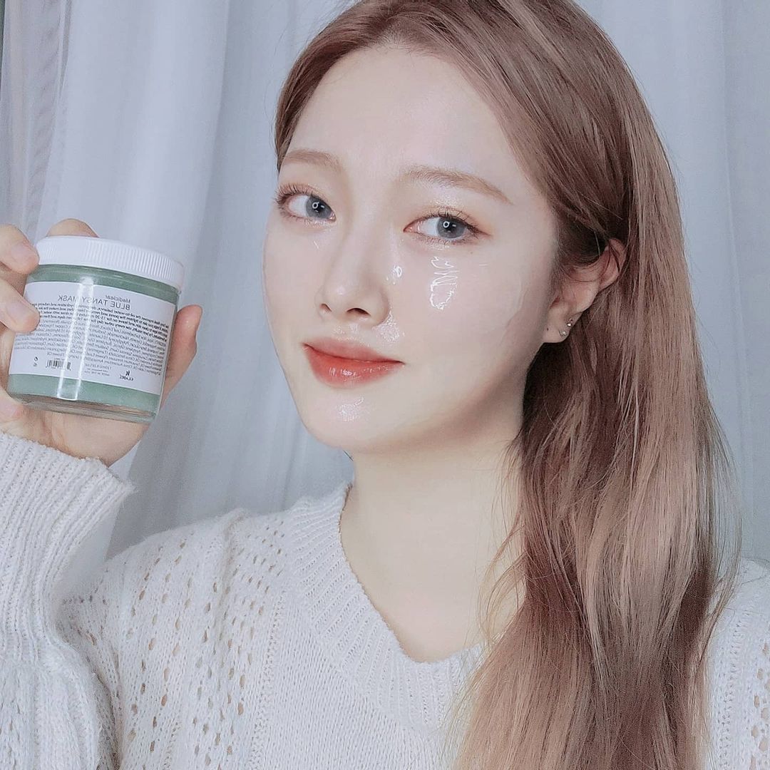  “#협찬 이지만 진짜 피부가 좋아지는게 보여서 이젠 없으면 불안합니다..🌿#키라벨 #블루탄지마스크 💙 저는 피부가 붉고 예민한데 복합성이라 관리가 까다로운 피부였어요🥲 그래서 항상 뭘 많이 바르기보다 적당히 순한 제품만 바르고 끝냈는데 이…”