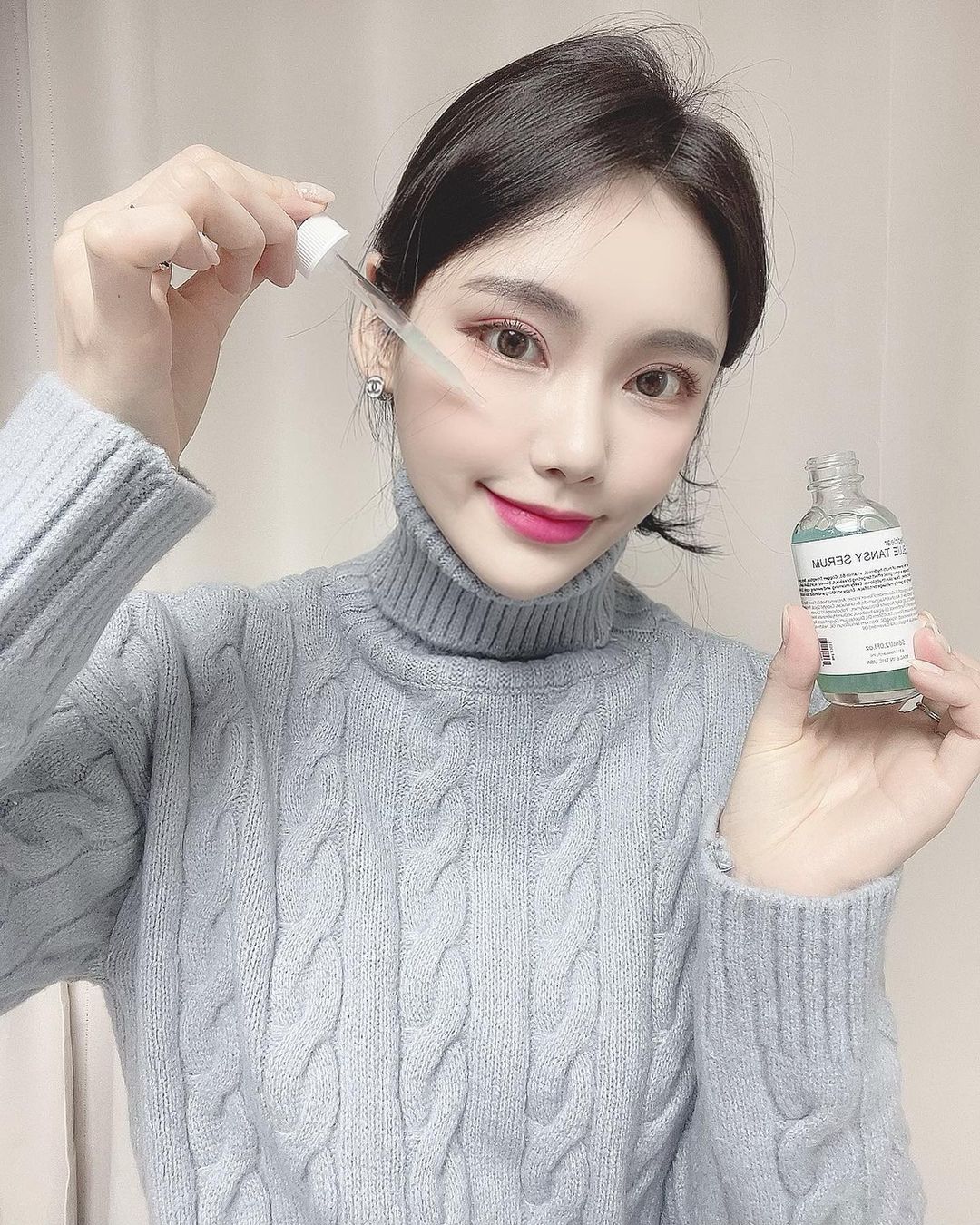  “자연을 담은 에스테틱 전용화장품 키라벨! 트러블이 있거나 자주 올라오는 피부, 모공이 울통불퉁 까칠한 피부에 적합한 세럼이에용ㅎㅎㅎ 워터리한 제형으로 바르자마자 쏵 흡수되니까 사용하기…”