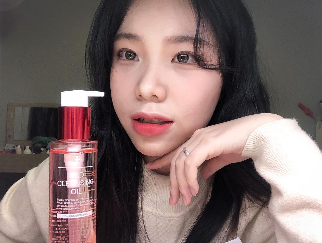  “#협찬 안녕하세요! 오랜만입니당🤗 메디큐브에서 협찬을 받아 간만에 글을 올리게 되었어요!! 제가 눈화장을 제일 열심히해서 화장을…”