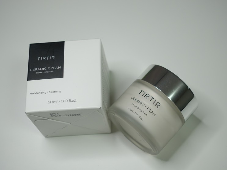 건강물광피부 만들어주는 요즘 잇템 TIRTIR 티르티르 도자기크림