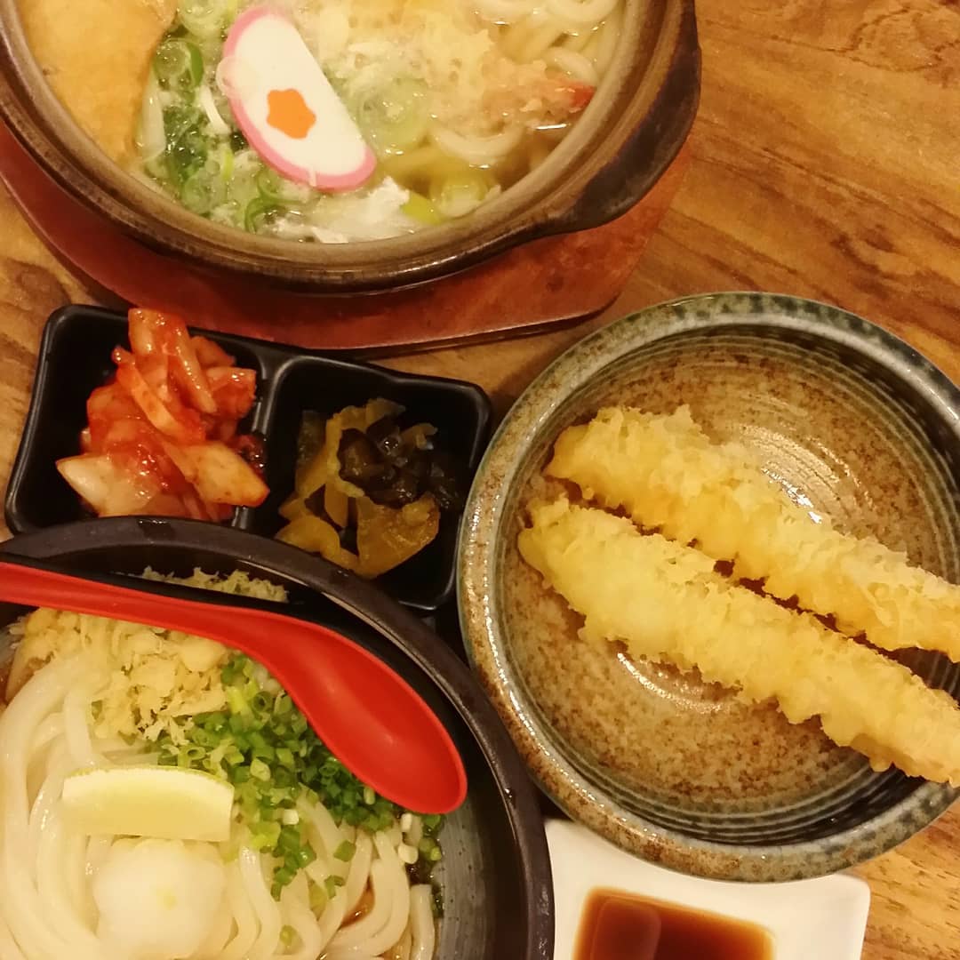 카마타케 제면소
면발의 탱글함이 남달랐던 붓카케우동.
진짜 대박이었는데...
.
.
#제면소 #카마타케제면소🍜 #우동맛집 #우동 #붓카케우동 #제면우동 #면발이끝내줘요 #면발쫄깃 #부산맛집 #남포동맛집 #방송맛집📺