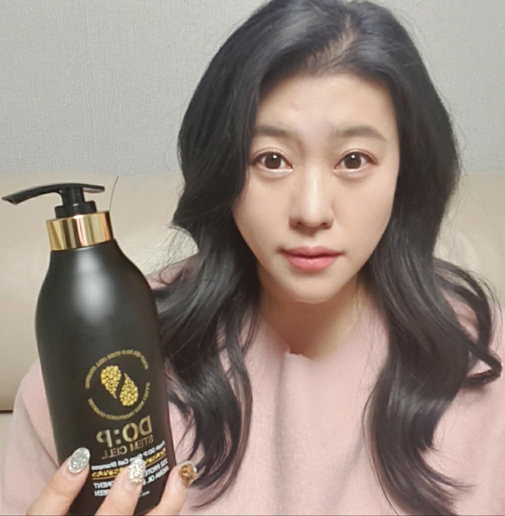  “#dop샴푸 #디오피샴푸 #협찬 얼마전 묭실에서 염색하는데 샘이 두피보고 ~~심하다며 ㅠㅠ 탈모 올수 있다고 관리 해야한다고 하시더라구요 요즘 날씨가 건조한 탓인지 내 두피가 더 울긋불긋 예쁘게 염색도 좋지만 관리 해야쥬~~ 고민 타파 해준…”