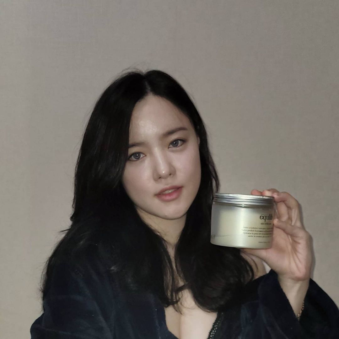  “🌿 🌿#협찬 🌿#이퀄리브 🌿#오브리에패드 저처럼 극 건조한 피부에 강추해오! 라이트한 토너패드 쓰다가*(ㅁㄷㅋㅂ) 요거 쓰니까 완전 신세계네용. 원래는 닥토에 토너패드에 에센스에 스킨 로션 크림에 대여섯가지 발라야 속건조까지 잡히는…”